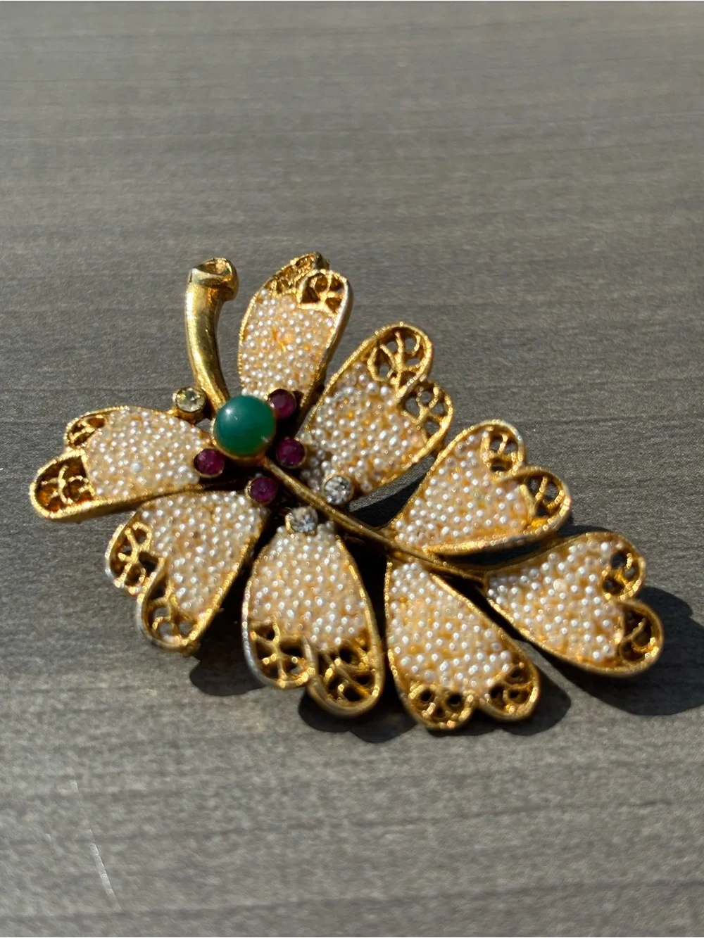 BSK Vintage Signed Gold-Tone Leaf Brooch with White Beaded Detail Green Center